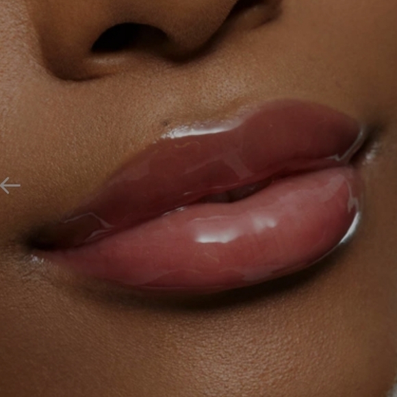 Kylie Cosmetics gloss drip FALL IN LOVE/sheer red berry with charm attached. - Picture 6 of 6